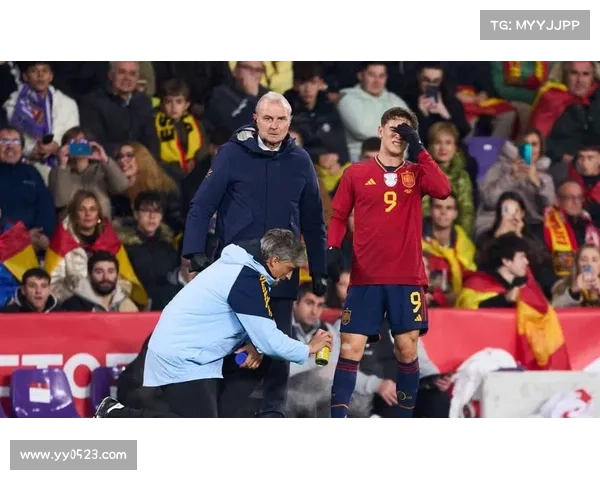 巴萨新援与昔日队友重聚再度携手 共筑荣耀梦 巴萨新援与昔日队友重聚再度携手 共筑荣耀梦